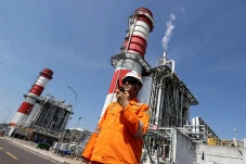 Gunakan Teknologi Canggih,...