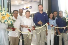 AXA Mandiri Resmikan...