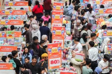 Berburu Diskon Pilkada...