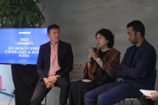Diskusi Membangun Strategi...