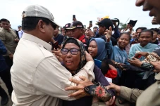 Prabowo Sapa Hangat...