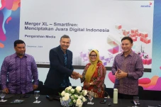 XL Axiata dan Smartfren...