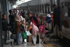 Libur Nataru Berakhir,...