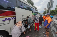 15.277 Pemudik Kembali...