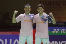 Tumbangkan Wakil China,...