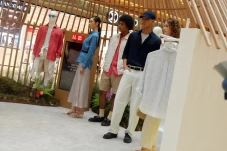 UNIQLO Luncurkan Koleksi...