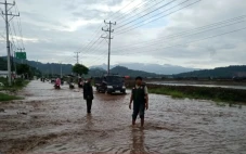 Banjir Melanda Kabupaten...