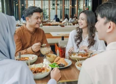 Berbuka di Sarirasa,...