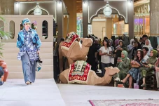 Peragaan Busana Muslim...