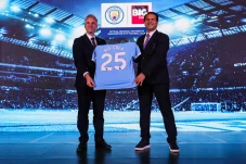 Manchester City Gandeng...