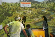 Melihat Pameran NYALA:...