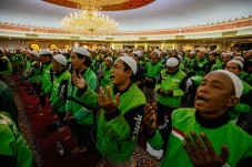 Doa Bersama Pengemudi...