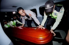 Jenazah Staf KBRI Lima...