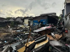 Indonesia CARE Salurkan...