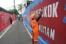 Warna-Warni Mural Ajak...