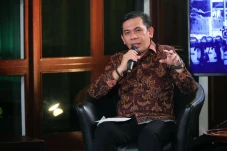 Bekerja dengan Hati:...