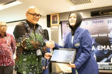 IDSurvey dan Universitas...