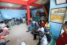 Akses Jalan Ditutup,...