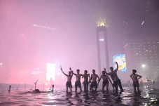 Ribuan Jakmania Meriahkan...