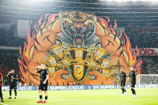 56 Ribu Jakmania Berikan...