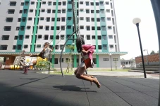 Warga TPU Menteng Pulo...