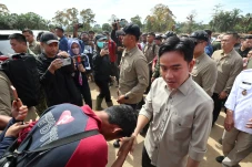 Wapres Tinjau Tapsel,...