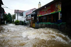 Banjir Kembali Rendam...