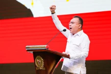 Rayakan Usia ke-18,...