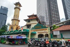 Sentuhan Betawi, Tionghoa,...