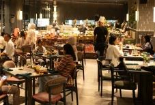Iftar at Tanna: Sajian...