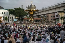 Salat Iduf Fitri di...