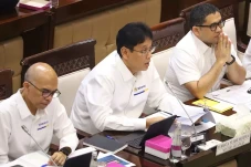 Raker Komisi XI DPR,...