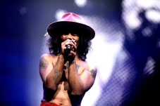 Kaka Slank Tampil Enerjik...