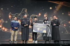 BCA Syariah Dukung Program...
