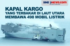 Kapal Kargo yang Terbakar...