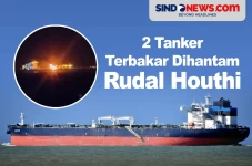 2 Tanker Terbakar Dihantam...