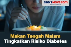 Makan Saat Tengah Malam...