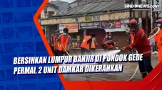 Bersihkan Lumpur Banjir...