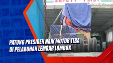 Patung Presiden Naik...