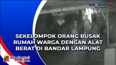 Sekelompok Orang Rusak...