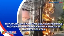 Tiga Mobil Damkar dan...