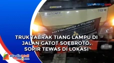 Truk Tabrak Tiang Lampu...