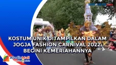 Kostum Unik Ditampilkan...