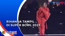Penampilan Rihanna di...