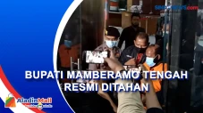 Kenakan Rompi Oranye,...