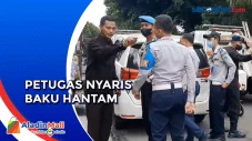 Parkir di Bahu Jalan,...