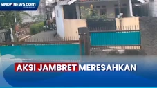 Siswi SMP di Pondok...