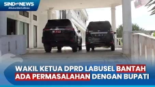Parkir Mobil Dinasnya...