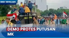 Mahasiswa Turun ke Jalan...