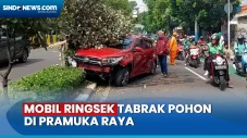 Mobil Dikendarai Wanita...